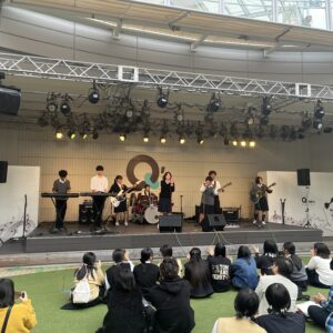 阿倍野高校軽音エレキ部あべのハルカス屋上ステージでのライブに参加してきました。