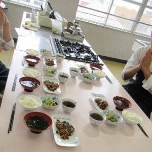 ３年選択科目「保育基礎」で保育実習を実施。